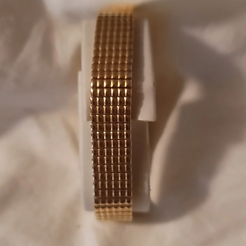 NOS NEW Sharp Ladies Watch Date SHP 5105 Vintage Goldtone Expanding Metal Band‎